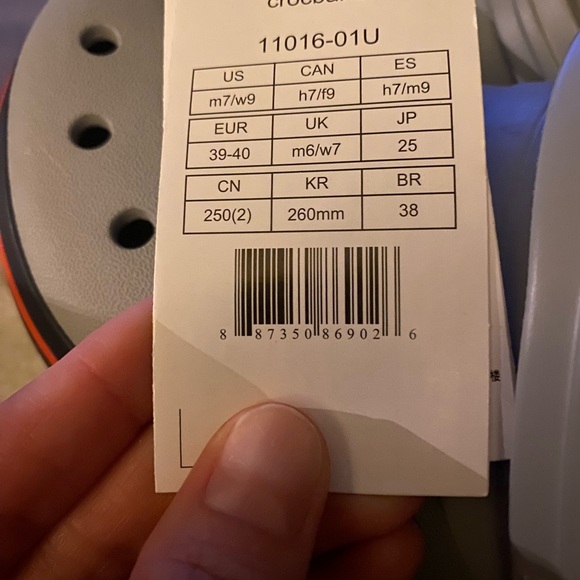 CROCS Gray size 7M/9W - Picture 2 of 3